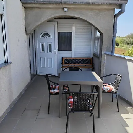 Apartment Andelka *